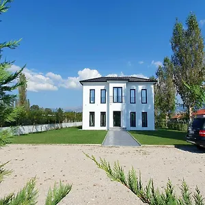 Nerium Garden Tirana Airport Albanien