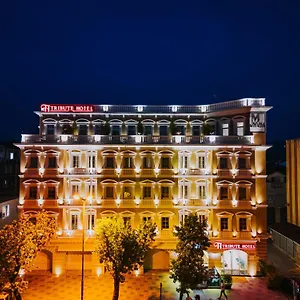 Hotel Tribute ****